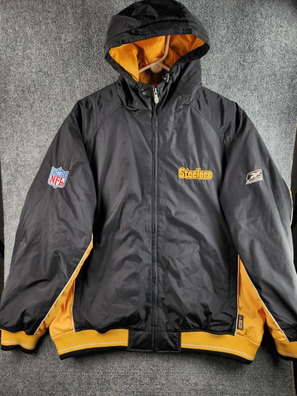 Pittsburgh Steelers Reebok NFL Large Black Yellow Long Sleeve Jacket Hooded Men
